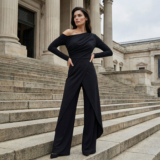 One-shoulder neckline and waist detail