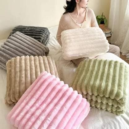 ⏳Time-Limited Special⏰Thickened rabbit plush&milk velvet cover blanket☁️